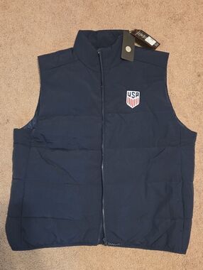 *NWT* Antigua USA Crest Puffer Vest in Navy